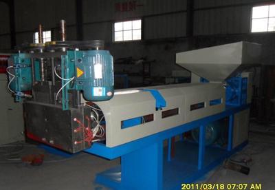 【EVA 新料、回料熱切風(fēng)冷造粒機(jī)生產(chǎn)線】