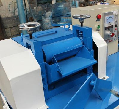 山東萊州塑料切粒機(jī)塑料加工機(jī)械臥式滾刀塑切粒機(jī)圖片_高清圖_細(xì)節(jié)圖-萊州市沙河鎮(zhèn)奧凱機(jī)械廠